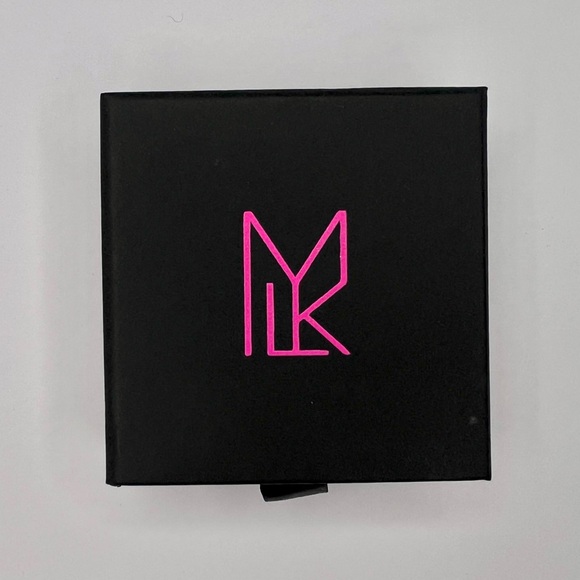 SOLD ❤️Givenchy Vintage Interlocking “G” goldtone bracelet - Picture 5 of 5